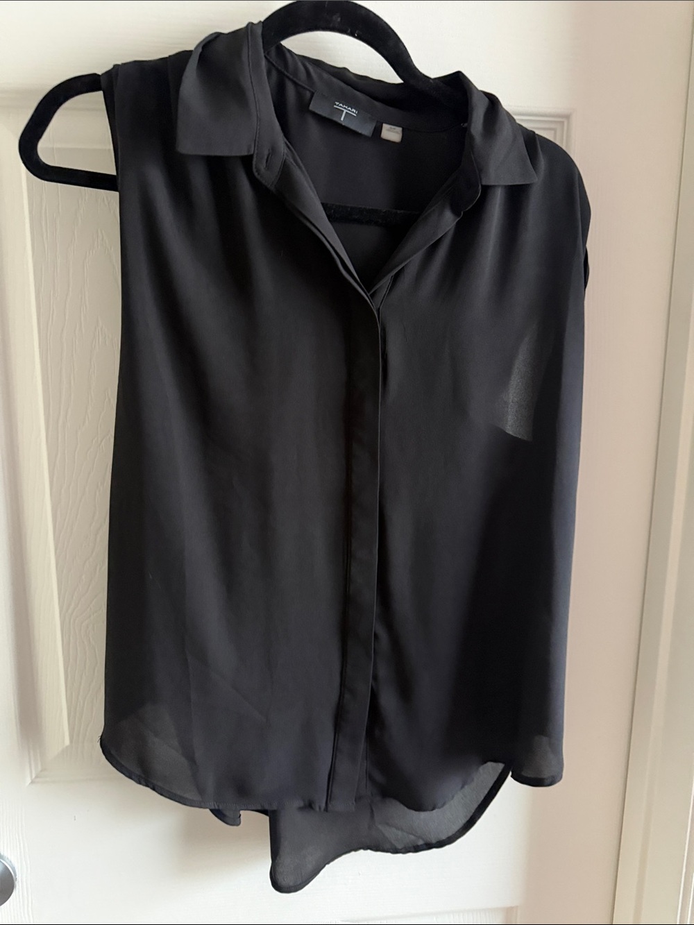 Tahari Sleeveless Black Collared Button-Front Blouse